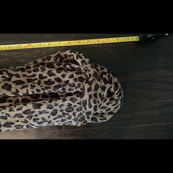 🧣✨Animal print INFINITY scarf✨ 🧣 - Picture 3 of 3
